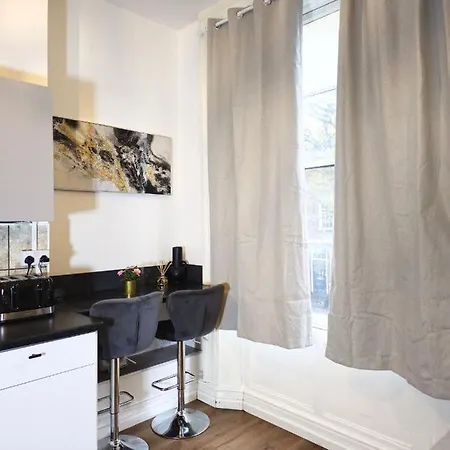 Charming Flat In Stokes Croft Bristol